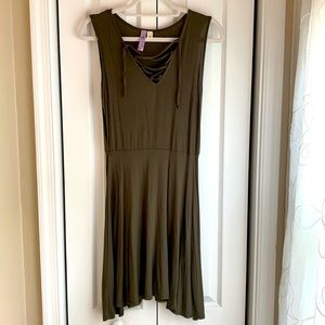 Alya - Army Green (L)